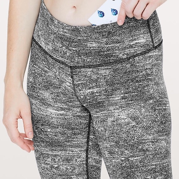 NWT Lululemon Wunder Unders 28" 4 6 - Picture 3 of 5